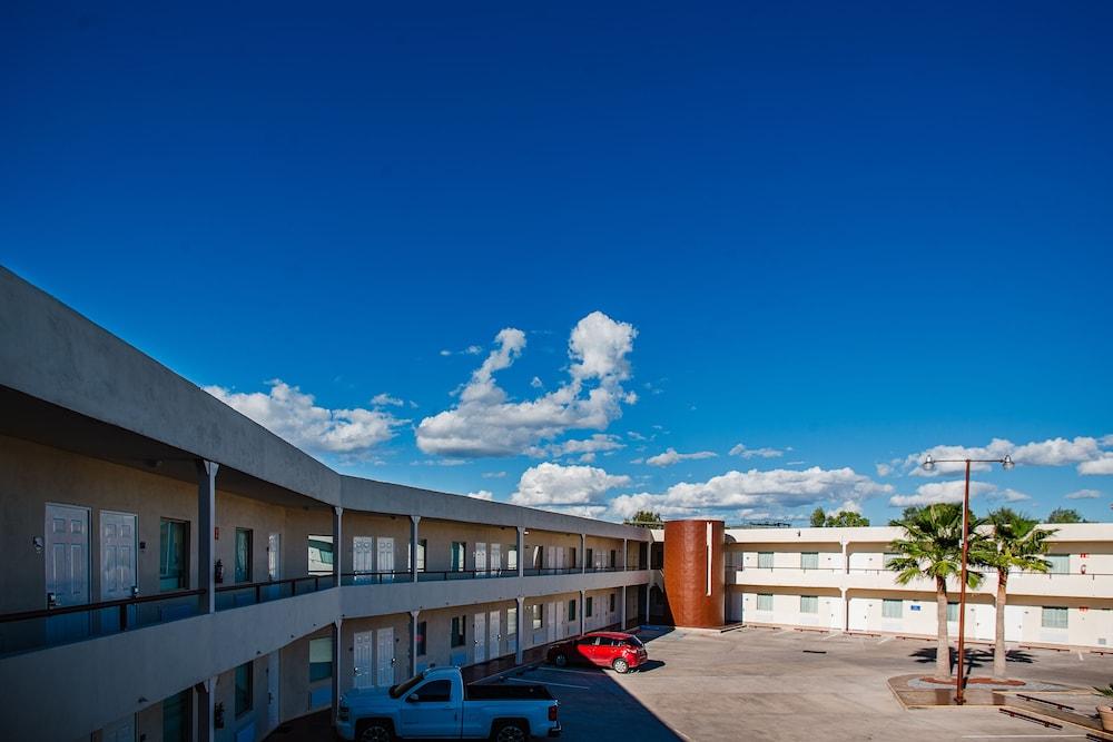 American Inn Hotel & Suites Delicias Exteriér fotografie
