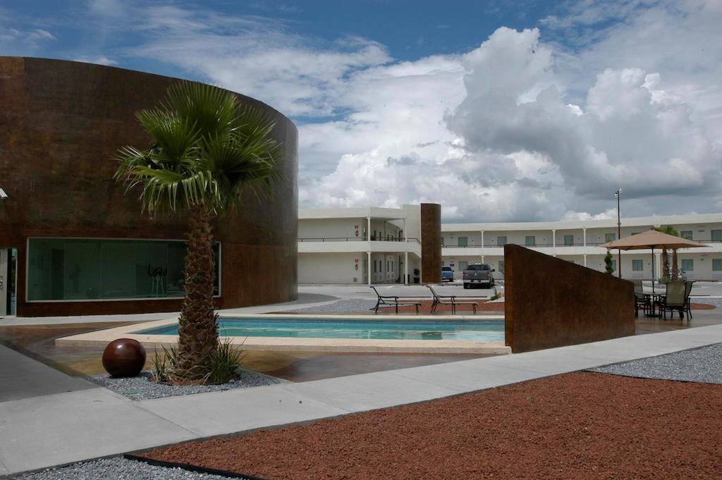 American Inn Hotel & Suites Delicias Exteriér fotografie