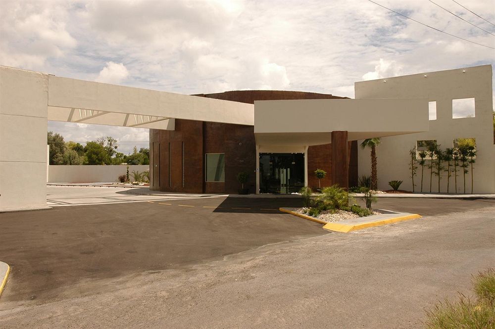 American Inn Hotel & Suites Delicias Exteriér fotografie