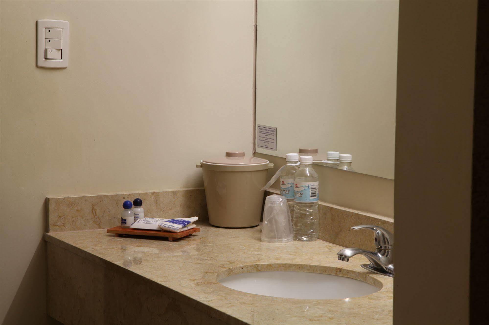 American Inn Hotel & Suites Delicias Exteriér fotografie