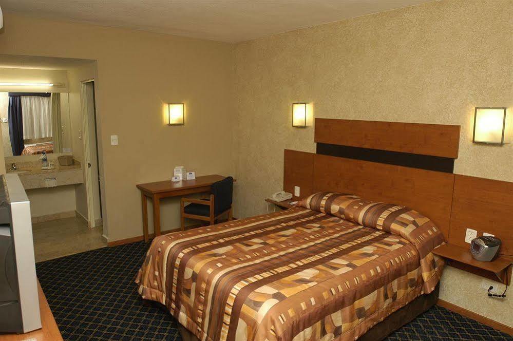 American Inn Hotel & Suites Delicias Exteriér fotografie